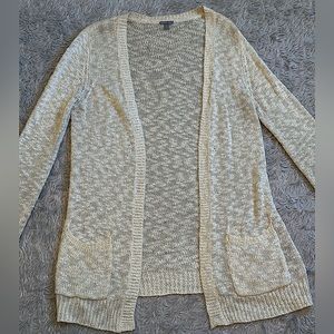 Cream color cardigan with two front pockets, Size Medium